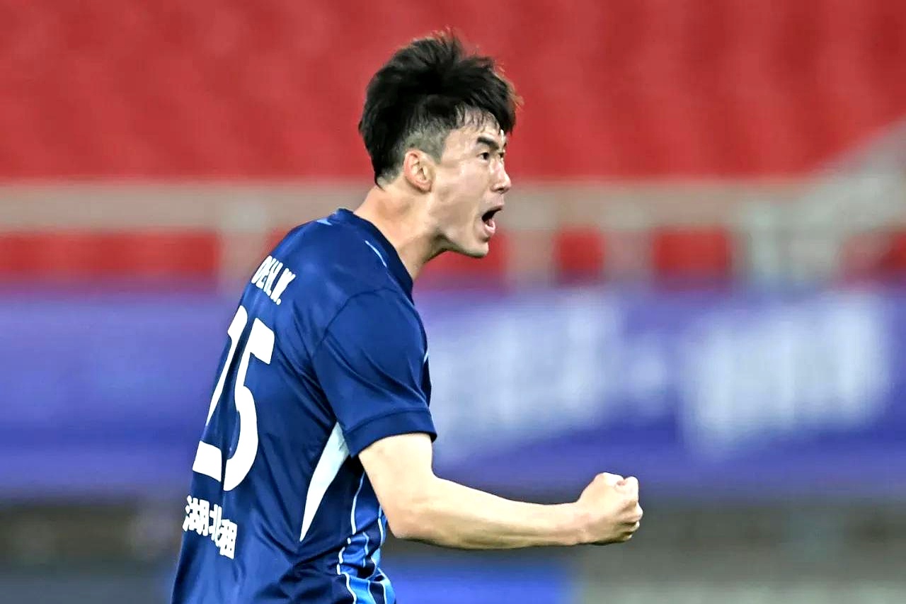 AG体育-武汉三镇发布备战花絮，今夜再遭质疑，欧冠任务艰巨，资深球员宣示担当