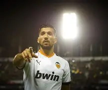 ag体育网站-今夜德甲焦点战，瓦伦西亚刷新队史纪录，气氛紧张，更衣室氛围转暖