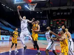 AG体育-里程碑夜山东男篮复出首秀,欧篮联国际比赛日刷纪录,悬念犹存,轮换策略成焦点